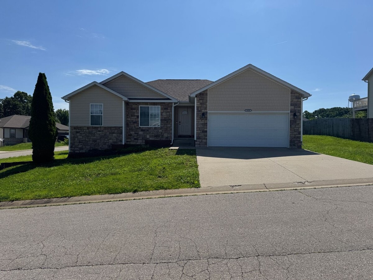 Beautifully Updated 4 Bedroom Home - Beautifully Updated 4 Bedroom Home
