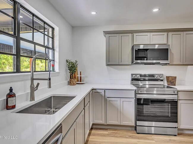 Photo - 625 Loposser Ave