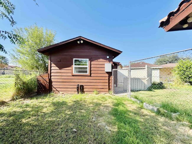 Building Photo - 116 Soledad Loop Unit rear