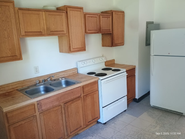 Building Photo - 310 Everett Ave Rental