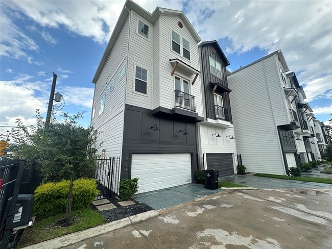 Photo - 2828 Versailles Oak Ln Casa