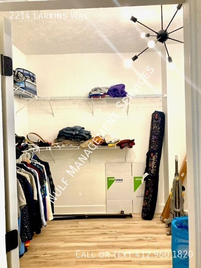 Photo - 2214 Larkins Wy