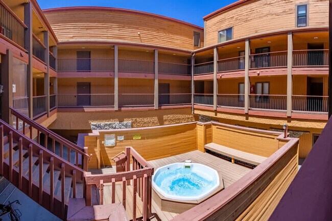 Photo - 600 CO-9 Unit ID1387673P