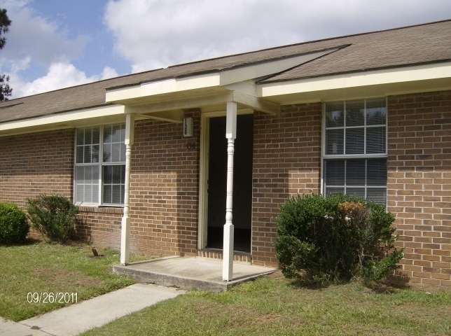Hillcrest Apartments - Hillcrest Apartments