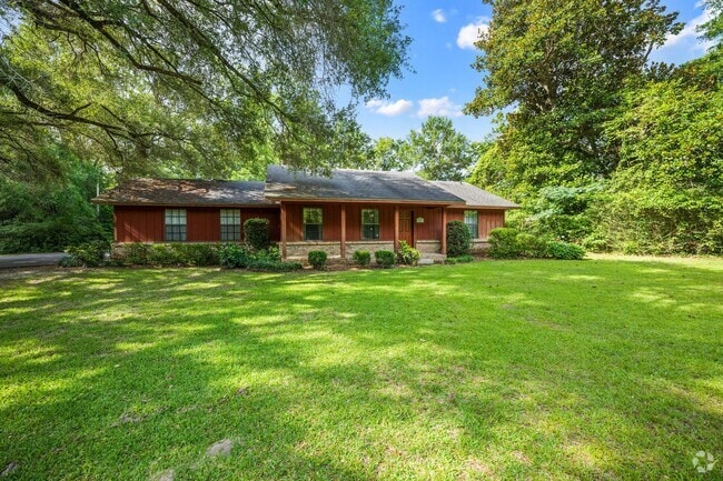 Building Photo - 18050 Steele Dr Rental