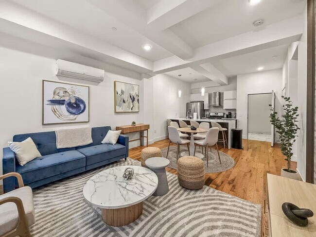 Photo - 236 W Thompson St Unit ID1055771P