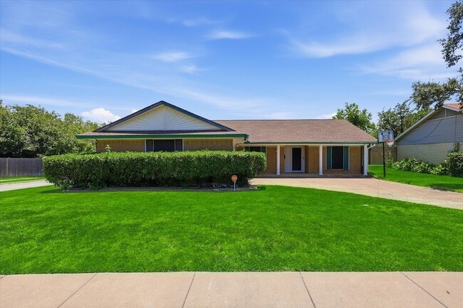 Building Photo - 2132 Bordeaux Dr