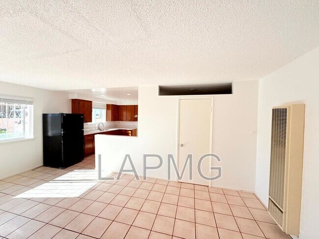 Photo - 207 N Mathews St