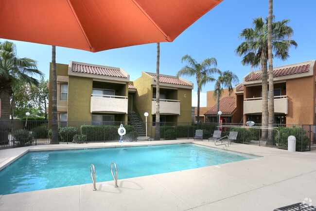 La Paloma Apartments - La Paloma Apartments