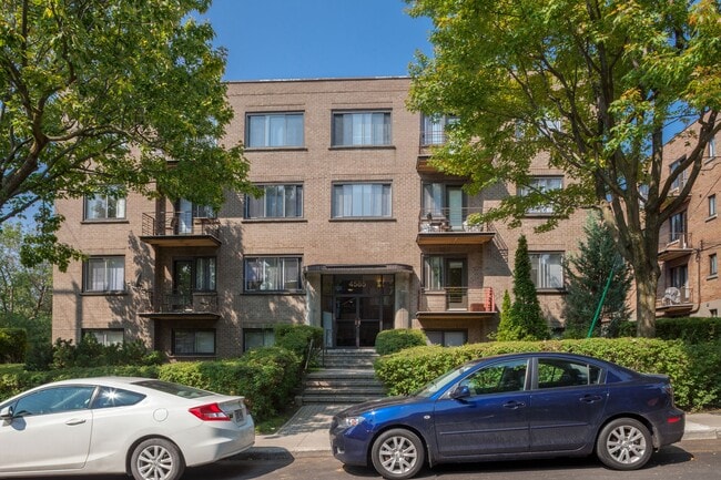 Building Photo - 4585 Av. Dupuis Unit 14