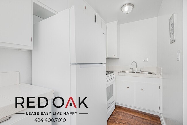 Photo - Welcoming Studio with Included Kitchen App... Unidad 5