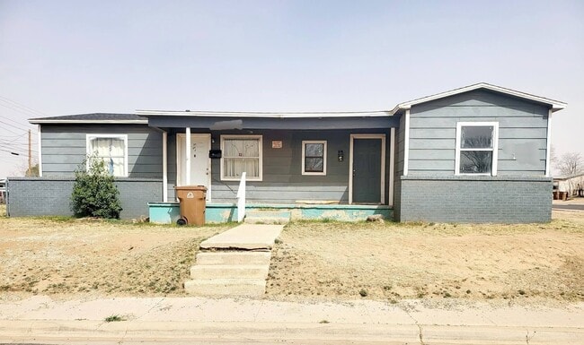 Building Photo - 1501 Sycamore St