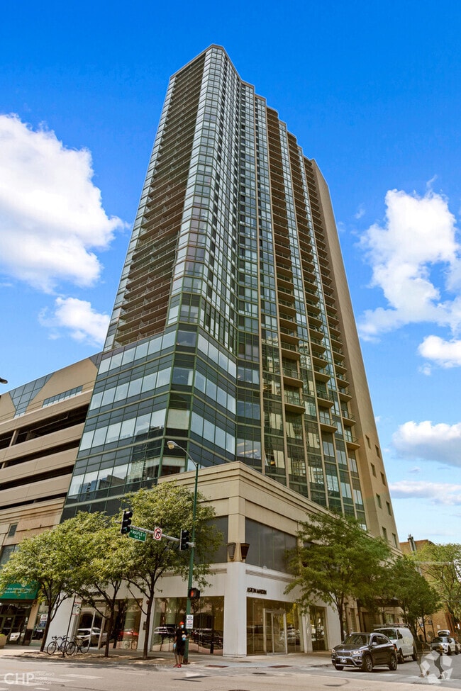 Building Photo - 111 W Maple St Unit 3112 Rental