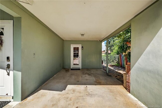 Photo - 262 SE Monterey Ave