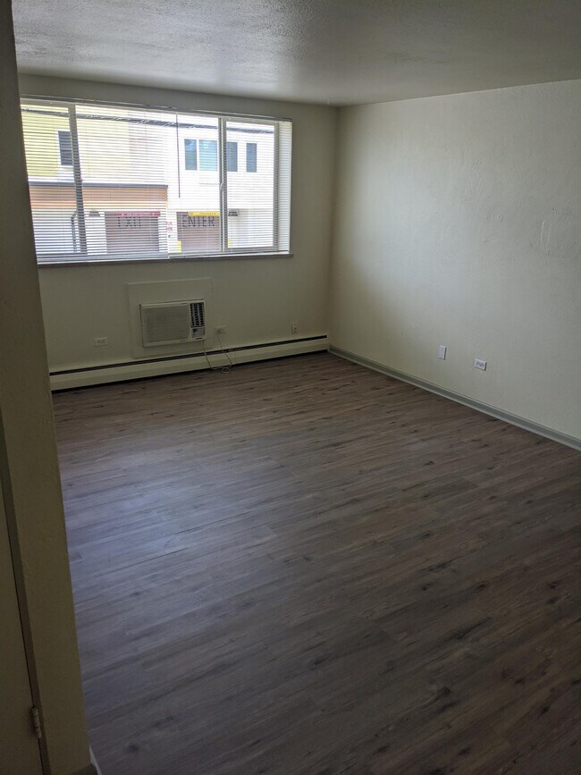 Photo - 1690 Paris St Unit 5