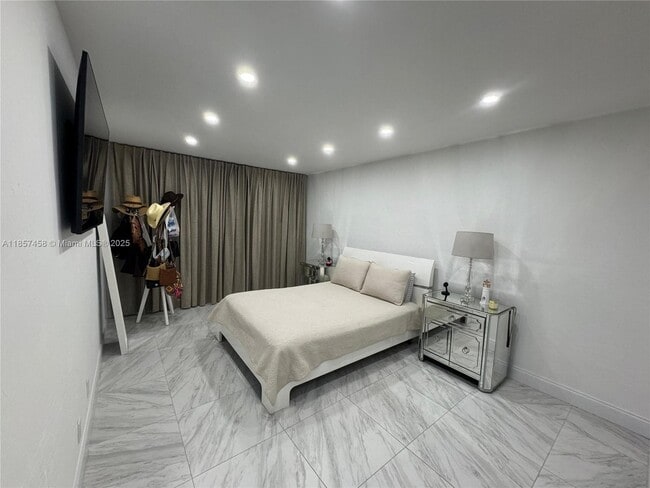 Photo - 13715 Kendale Lakes Cir Unit PH-A1