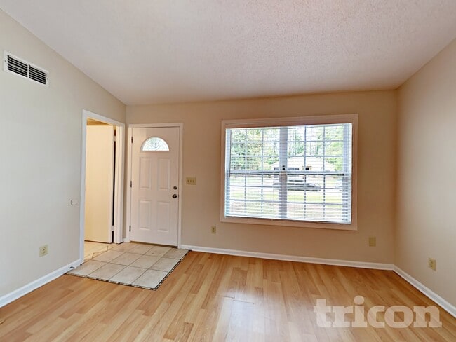 Photo - 7742 Settlers Landing Trail S