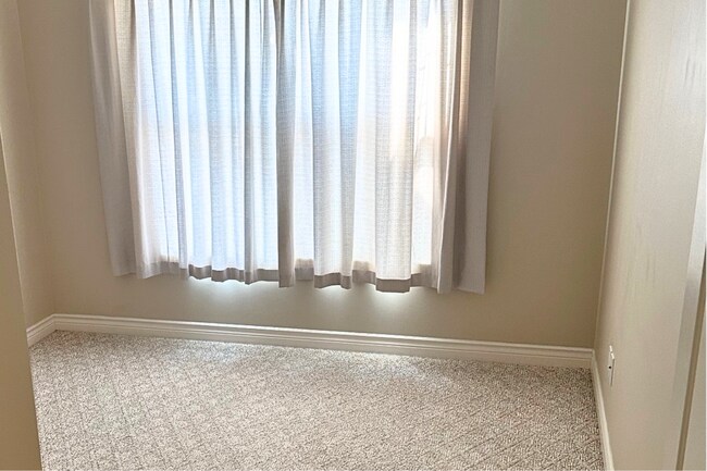 Photo - 9914-9101 101 Ave Unit 210