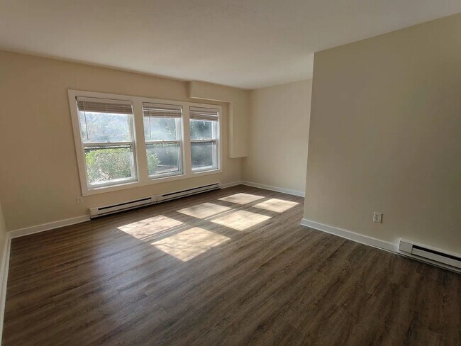 Photo - 30 Gatehouse Rd Unit 103