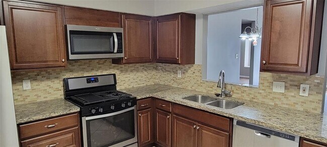 Photo - 10530 Kirkgreen Dr