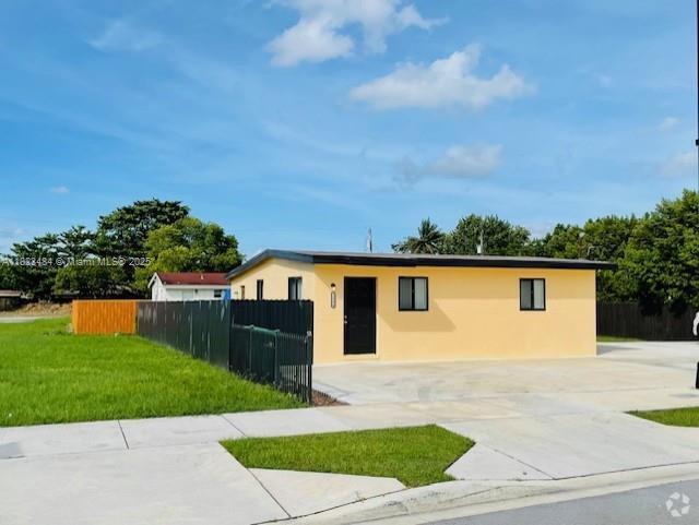 Building Photo - 12121 SW 216th St Unit 1 Rental