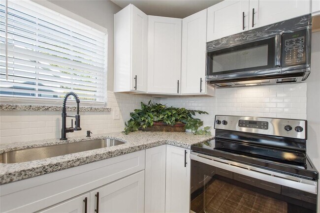 Photo - 715 Hamon Dr