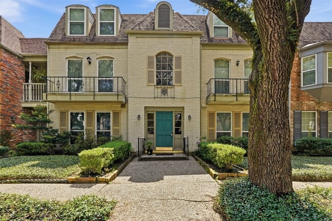 Building Photo - 496 N Post Oak Ln Unit 496