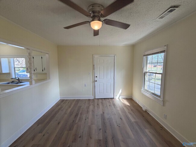 Photo - 1821 7th St SE