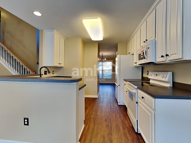 Photo - 11 Bittercrest Ct