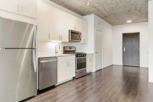 Photo - 712 S Clark St