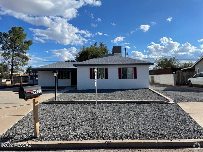 Building Photo - 3950 E Justin Ln Rental