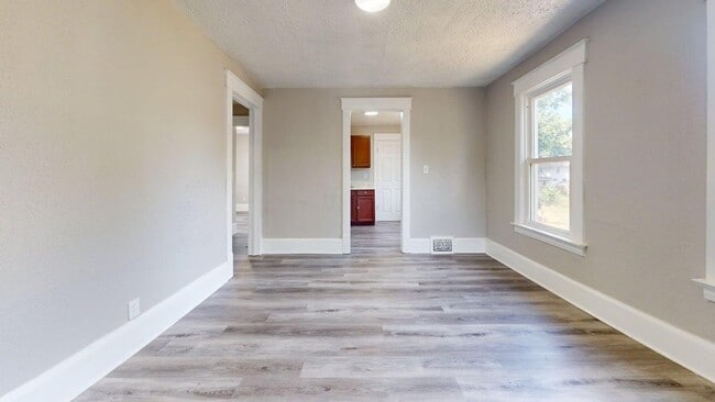Building Photo - 753 Johnston St Unit 753 Johnston St - 2 Rental