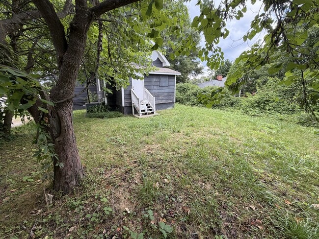 Photo - 615 W 2nd Ave