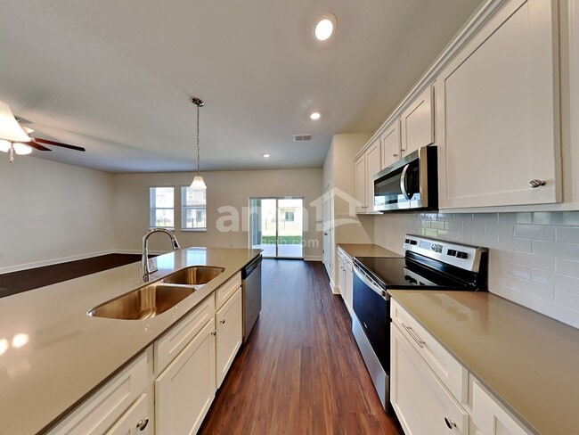 Photo - 33877 Widman Way