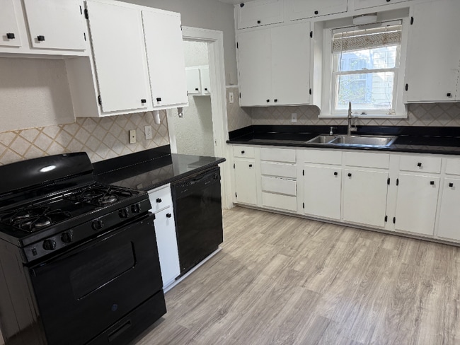 Photo - 322 Sunset Terrace