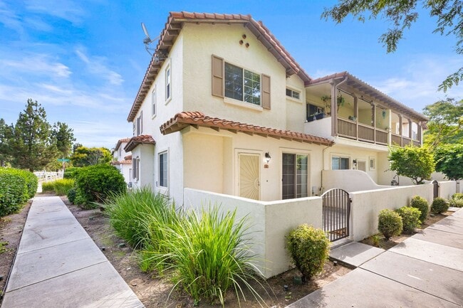 Building Photo - Beautiful townhome in the desirable Rancho Rose community in Jeffries Ranch!