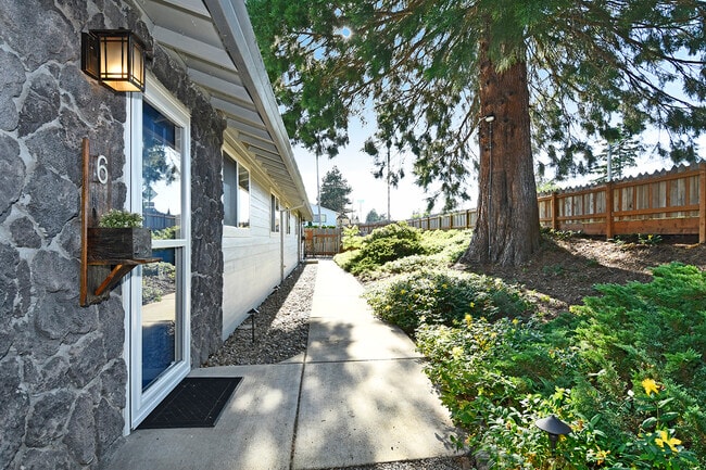 Photo - 6 SE 136th Ave