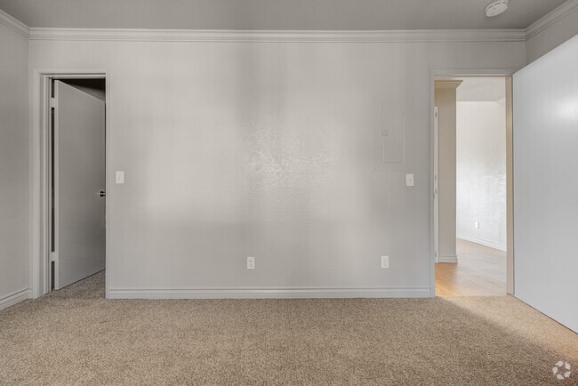 1BD, 1BA 625SF Bedroom