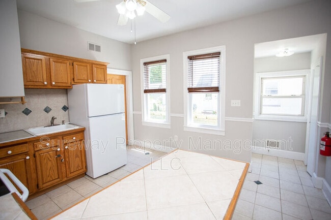 Building Photo - 21 N Lenola Rd Rental