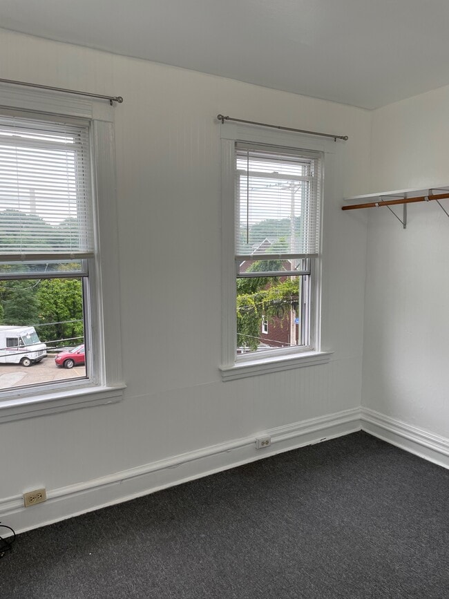 Photo - 362 S Bouquet St