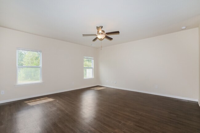 Photo - 956 Creekview Rd