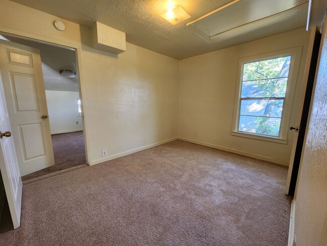 Photo - 1516 Lindsey St Unit 1