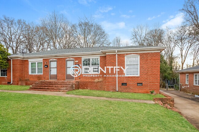 Photo - 3700 Driftwood Dr Unit 1