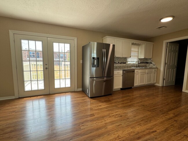 Photo - 3432 NW Lincoln Ave