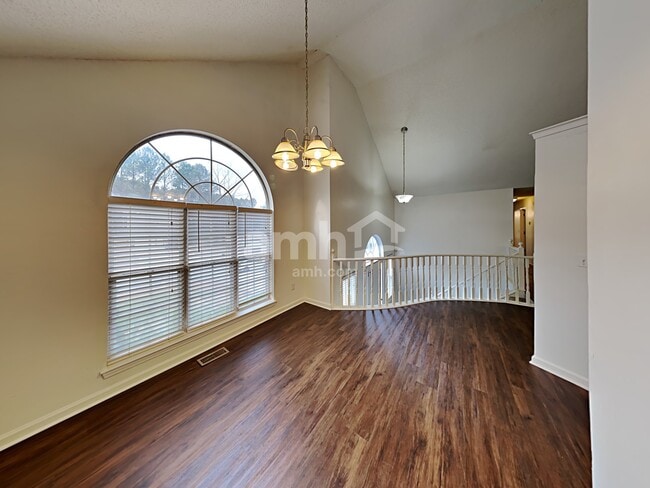Photo - 652 Settlers Ridge Ln
