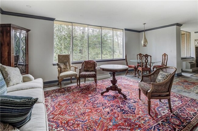 Photo - 2637 Peachtree Rd