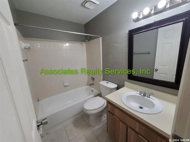 Photo - 2bed/1.5bath Condo in SW Gainesville minutes from UF, Shands & More!