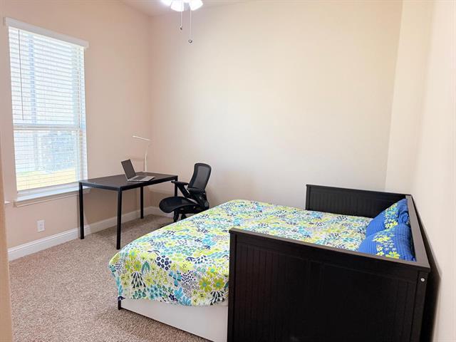 Photo - 812 Blue Yucca Ln