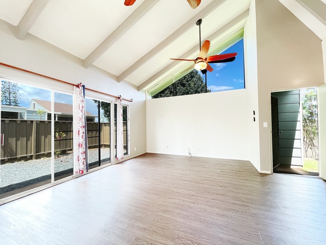 Building Photo - Mililani Patio Home! 2/1 with 2 parking