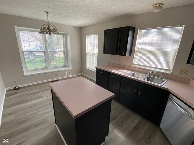 Photo - 5048 Shadow Pointe Dr